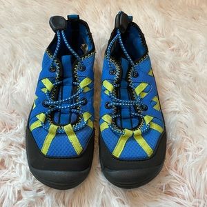 ✨Merrell (EUC) Boys Water Shoes Size 13✨